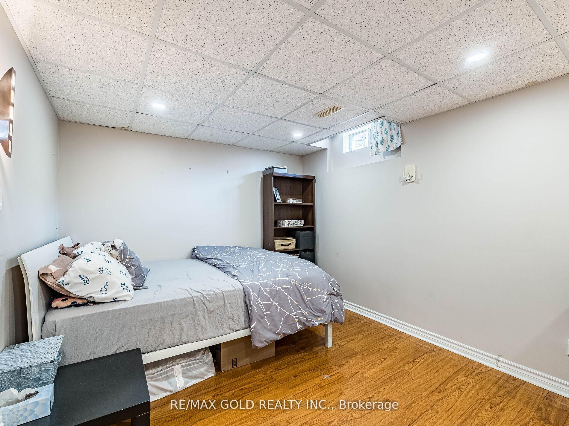 Photo 36 of 35 Garibaldi Drive, Brampton, Fletcher's Meadow — HOMEH