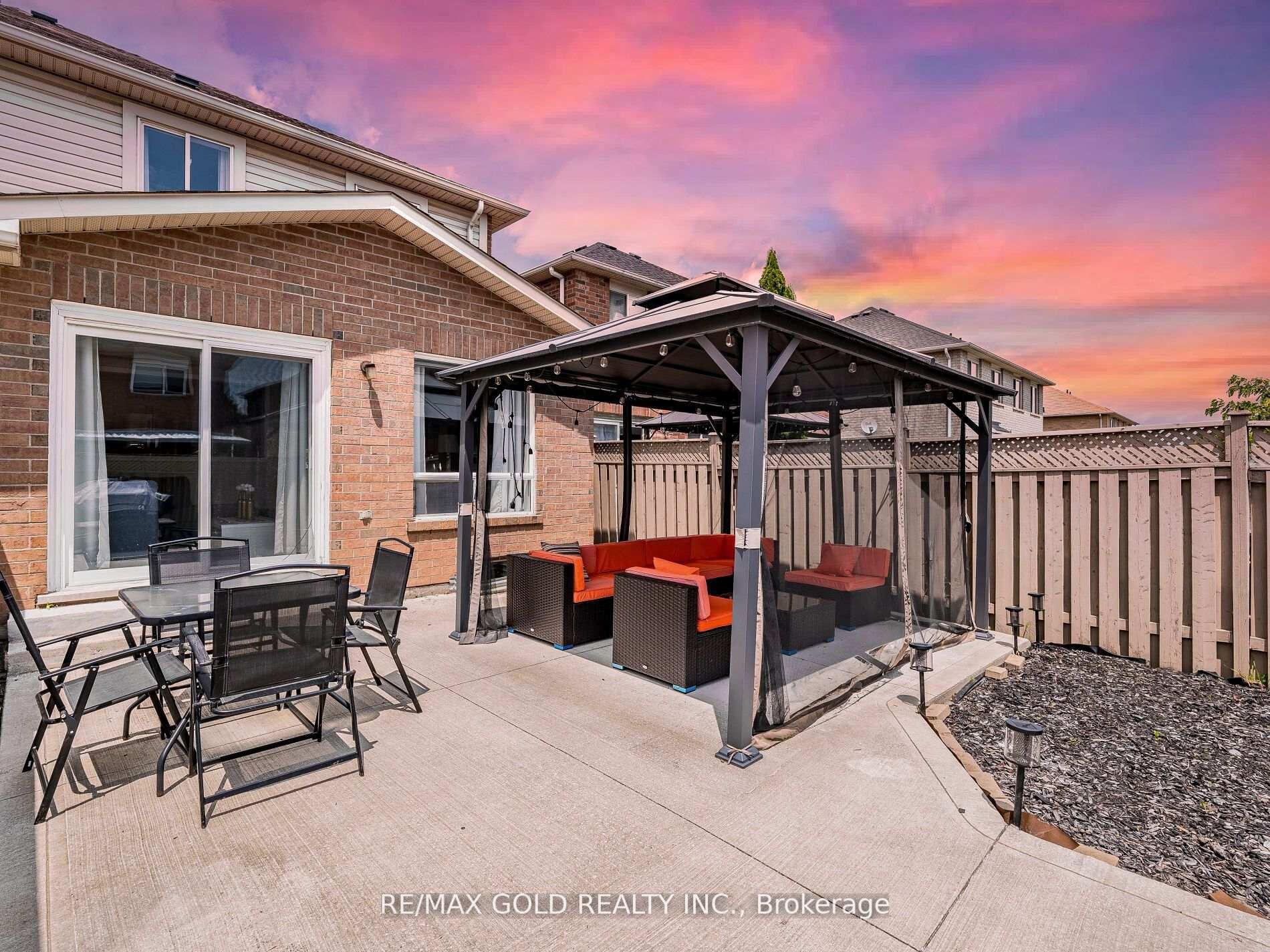 Photo 39 of 35 Garibaldi Drive, Brampton, Fletcher's Meadow — HOMEH