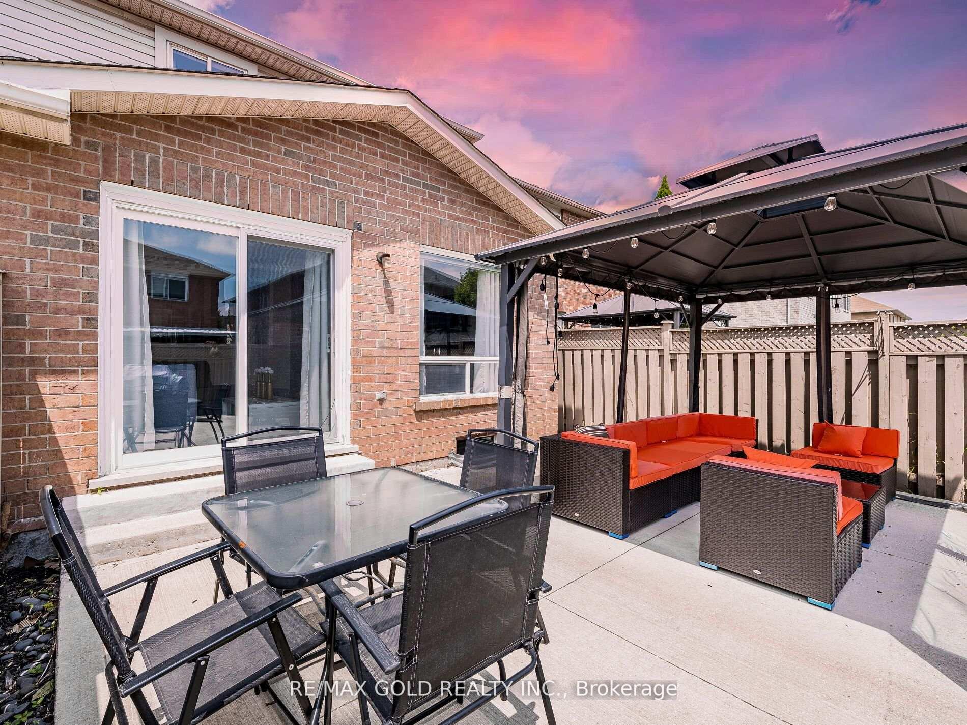 Photo 40 of 35 Garibaldi Drive, Brampton, Fletcher's Meadow — HOMEH