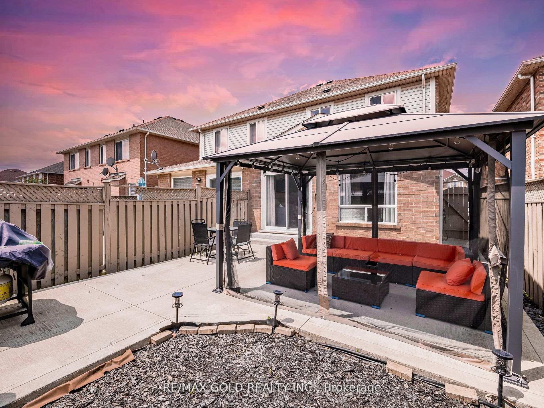Photo 41 of 35 Garibaldi Drive, Brampton, Fletcher's Meadow — HOMEH