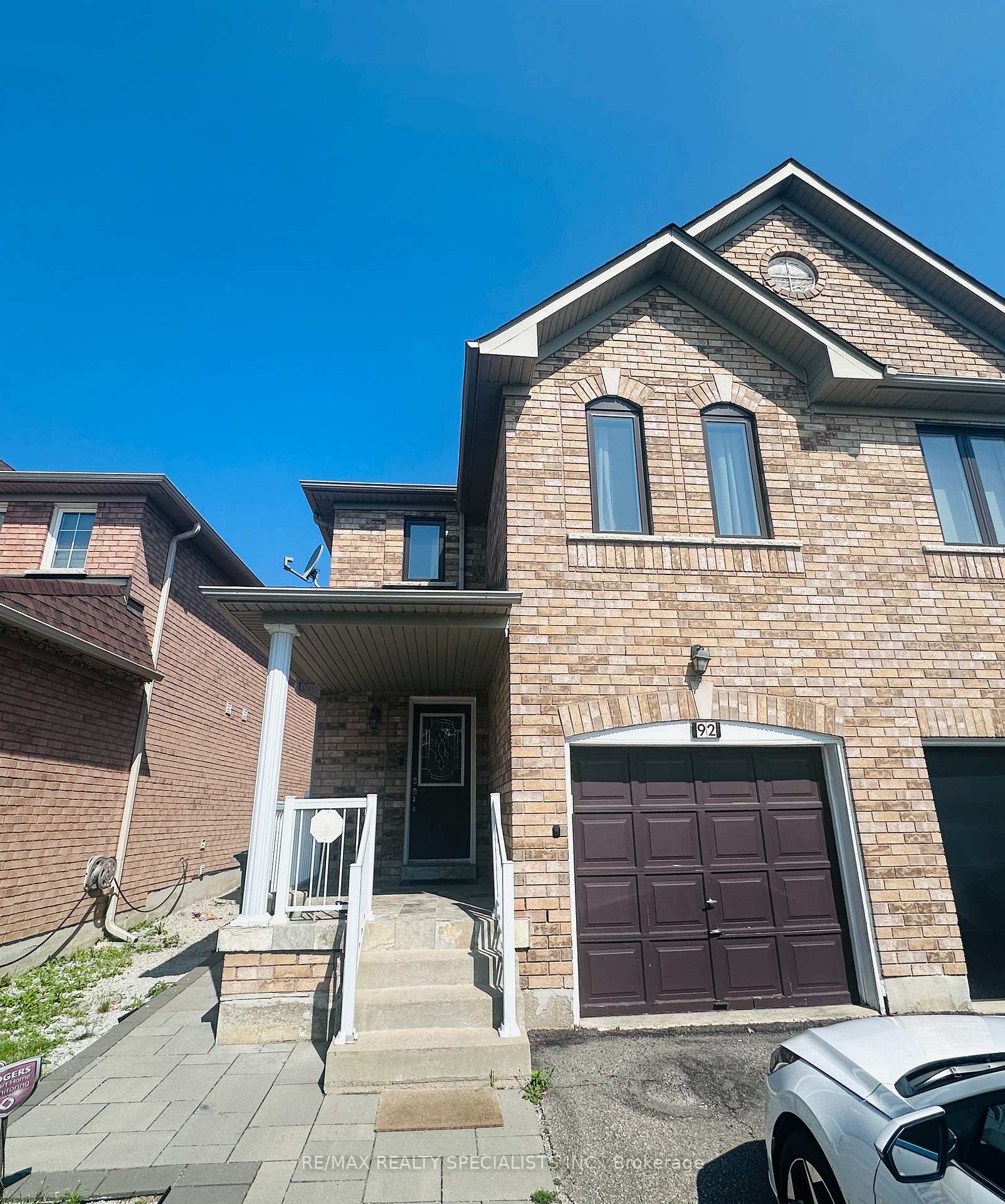 Front of 92 El Camino Way