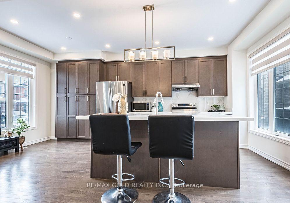 Photo 8 of 60 Block Road, Brampton, Northwest Brampton — HOMEH
