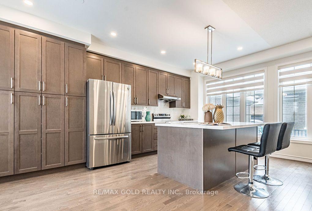 Photo 13 of 60 Block Road, Brampton, Northwest Brampton — HOMEH