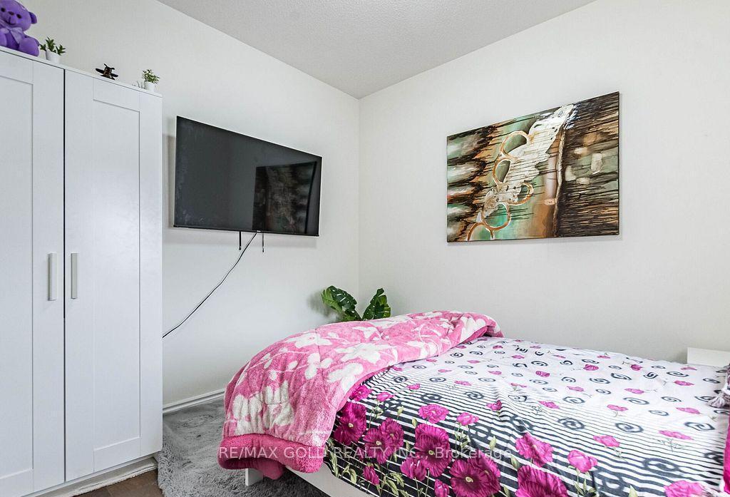 Photo 22 of 60 Block Road, Brampton, Northwest Brampton — HOMEH