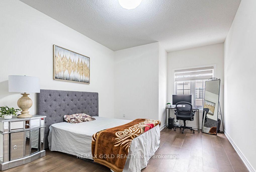 Photo 24 of 60 Block Road, Brampton, Northwest Brampton — HOMEH