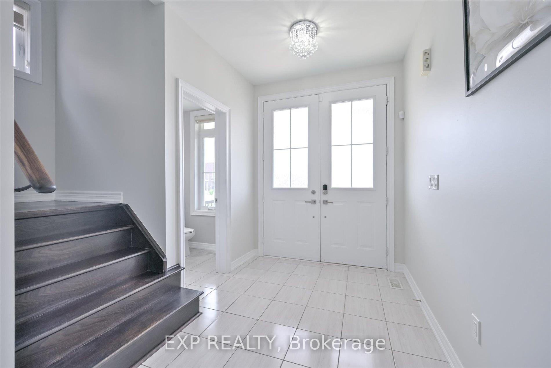 Photo 3 of 83 Parity Road, Brampton, Credit Valley — HOMEH