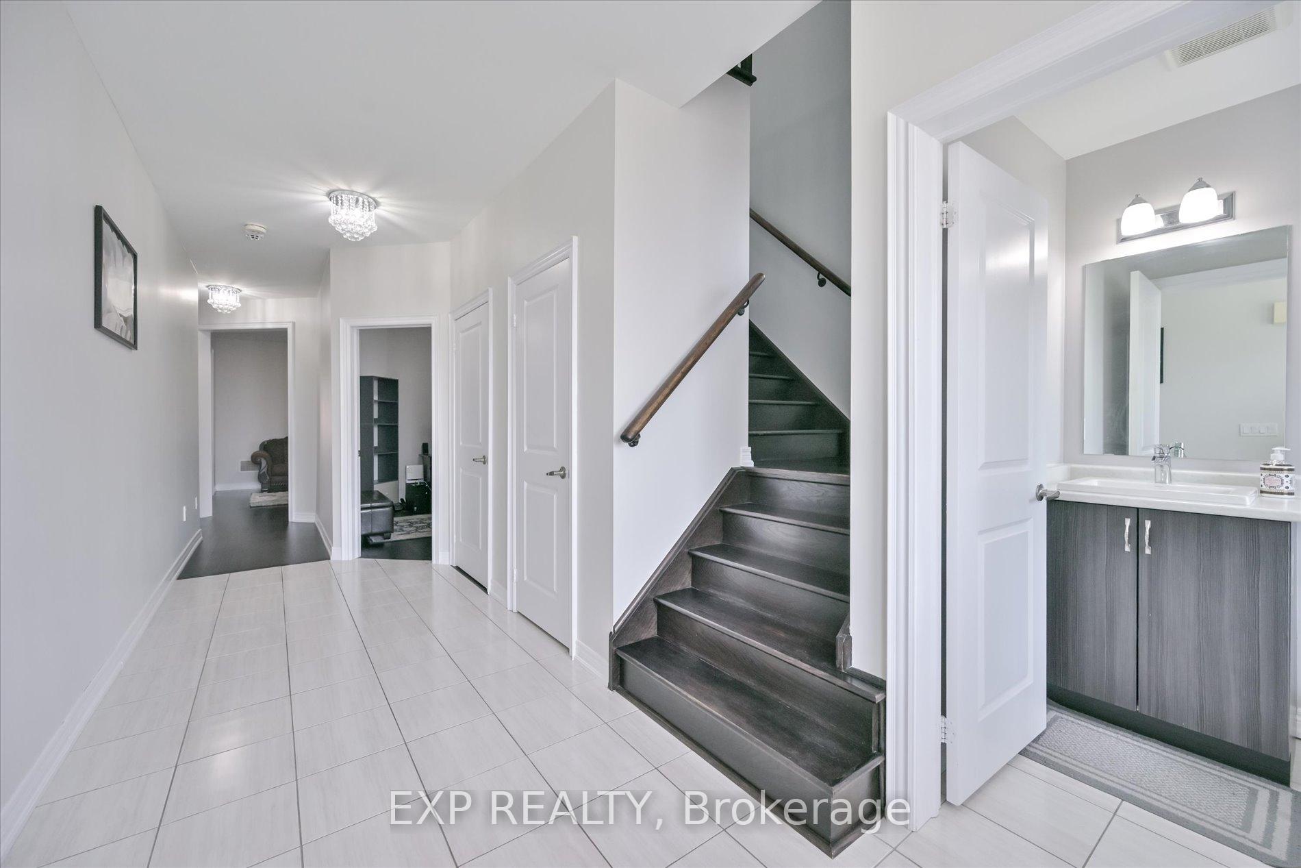 Photo 4 of 83 Parity Road, Brampton, Credit Valley — HOMEH