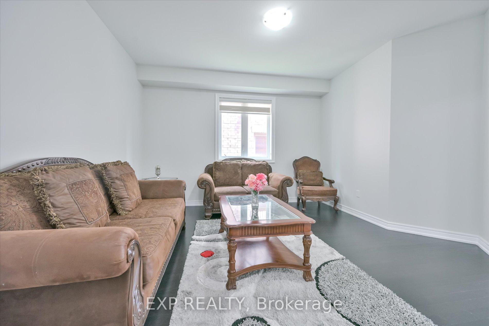 Photo 6 of 83 Parity Road, Brampton, Credit Valley — HOMEH