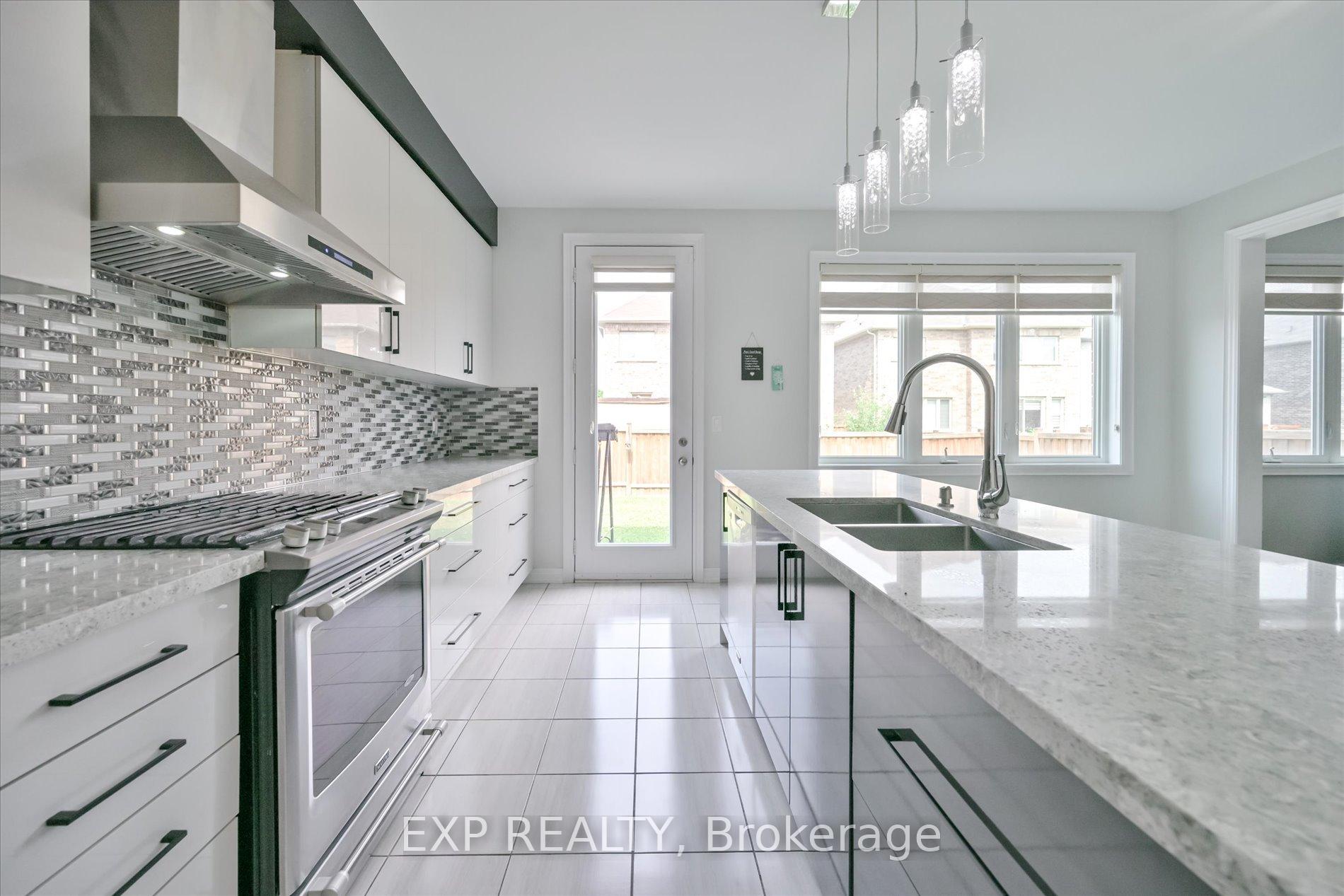 Photo 10 of 83 Parity Road, Brampton, Credit Valley — HOMEH