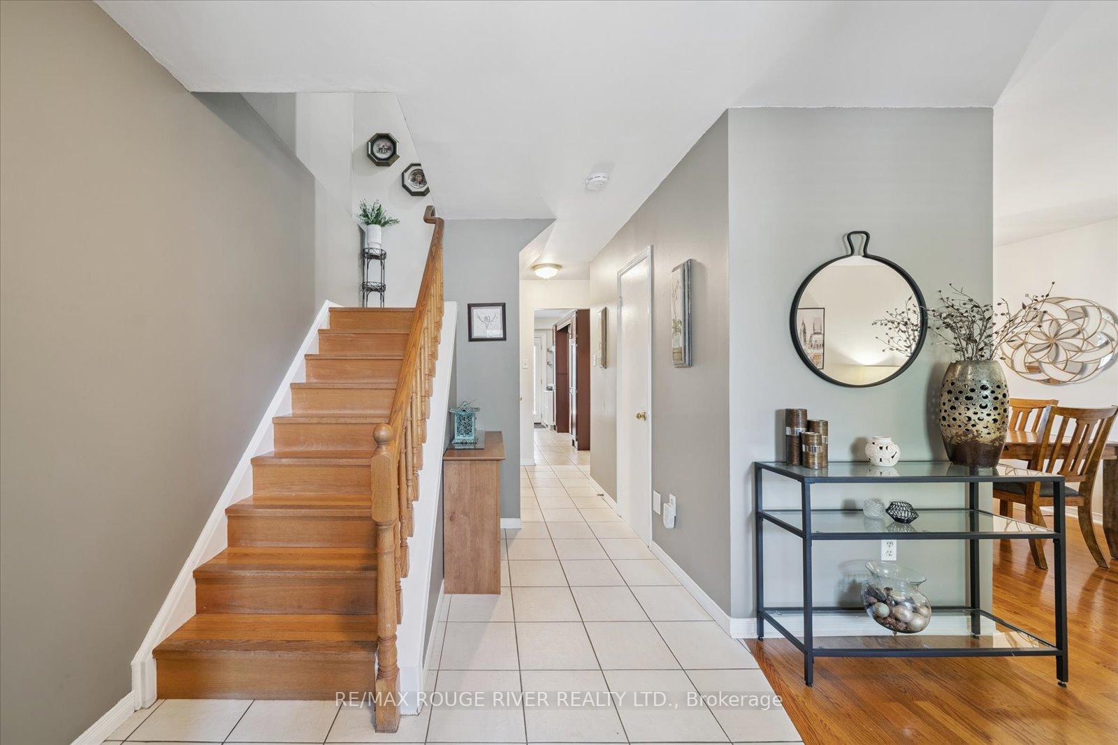 Photo 4 of 50 Chalmers Crescent, Ajax, Central — HOMEH