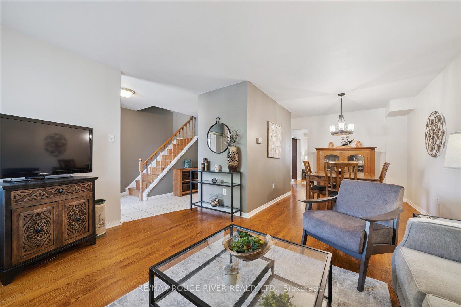 Photo 6 of 50 Chalmers Crescent, Ajax, Central — HOMEH