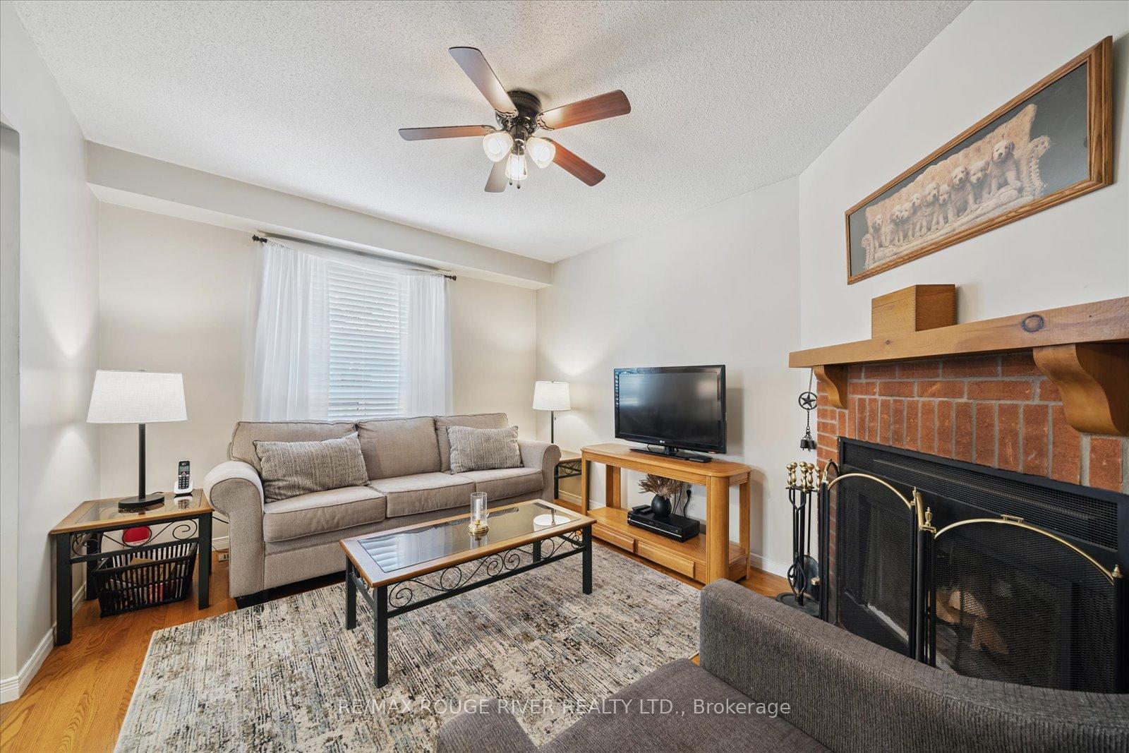 Photo 11 of 50 Chalmers Crescent, Ajax, Central — HOMEH