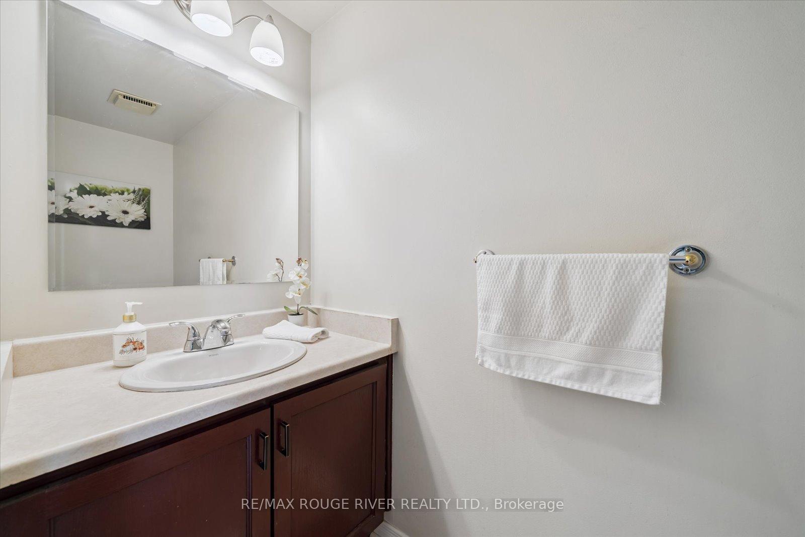 Photo 14 of 50 Chalmers Crescent, Ajax, Central — HOMEH