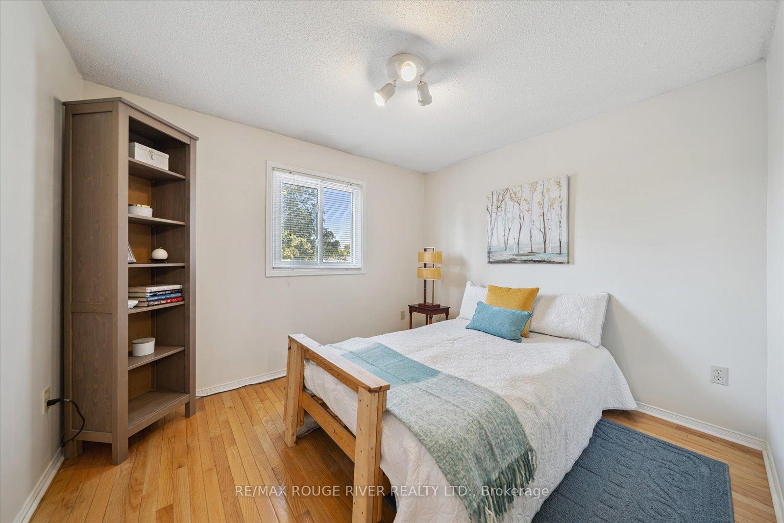 Photo 23 of 50 Chalmers Crescent, Ajax, Central — HOMEH