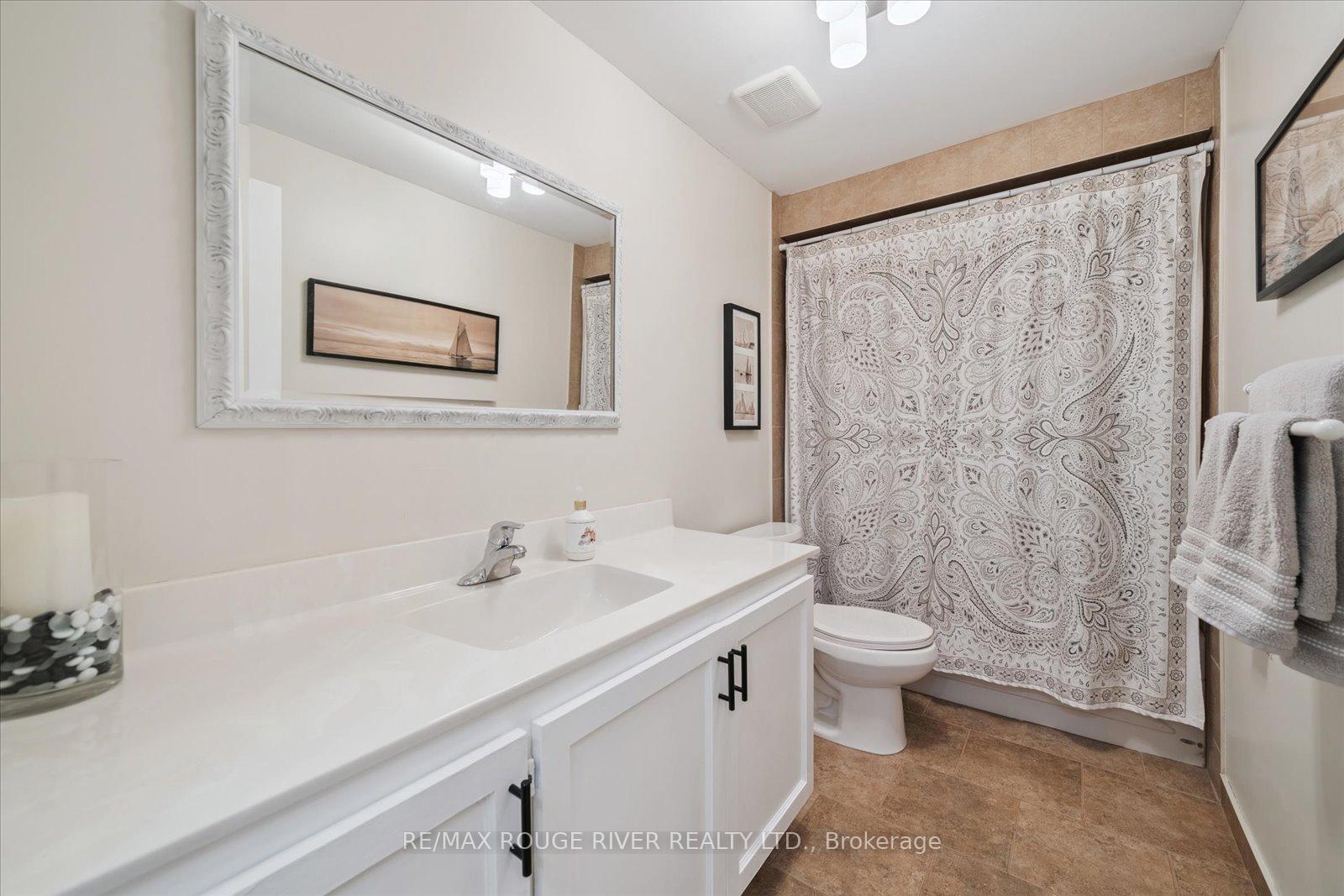 Photo 25 of 50 Chalmers Crescent, Ajax, Central — HOMEH