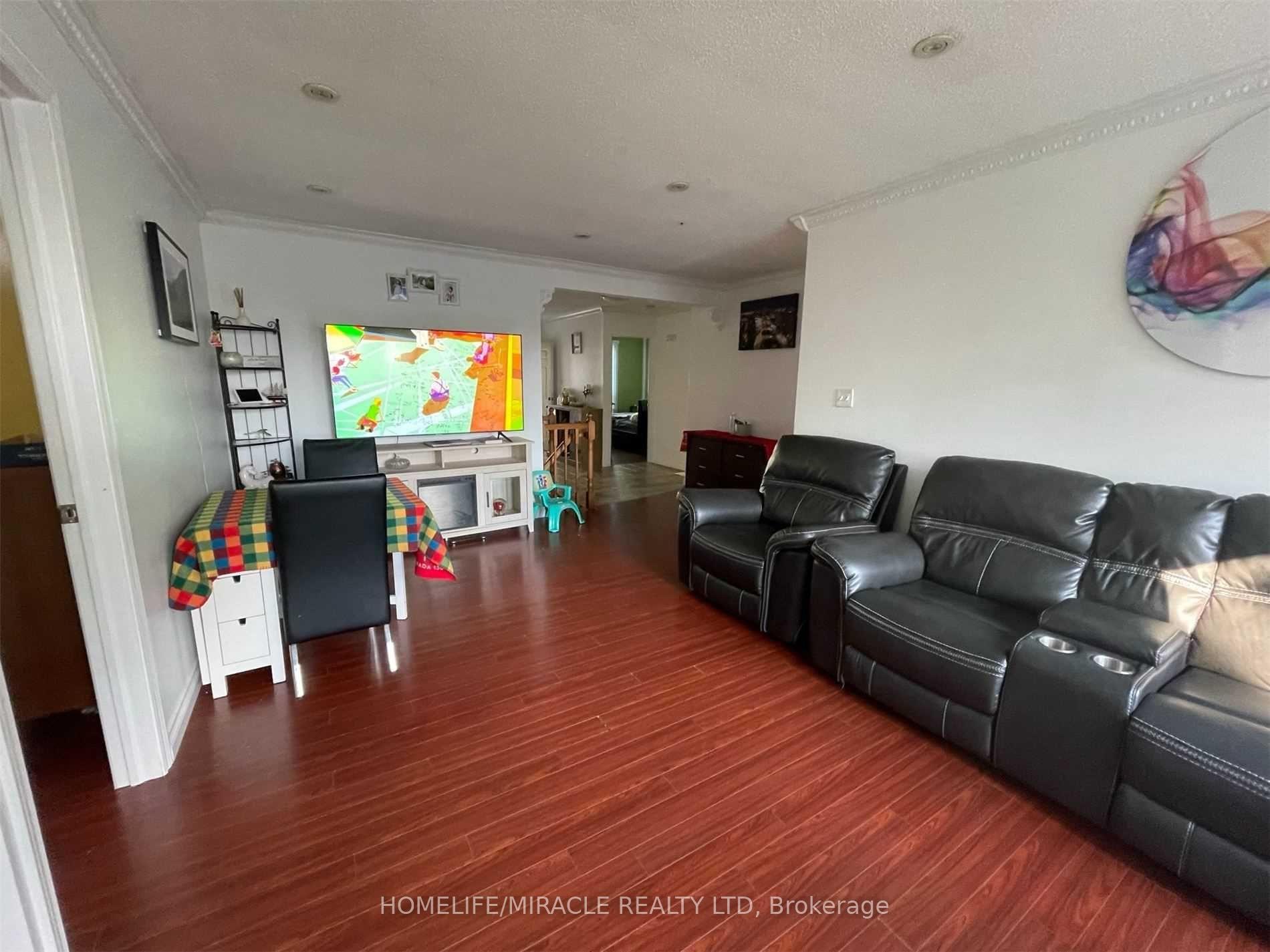 Photo 6 of 36 Richvale Drive S, Brampton, Heart Lake East — HOMEH