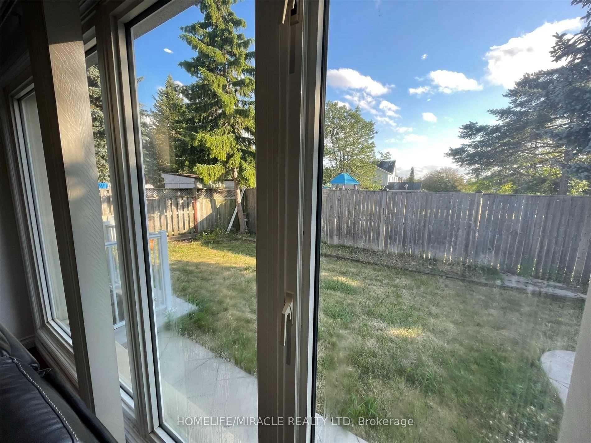 Photo 10 of 36 Richvale Drive S, Brampton, Heart Lake East — HOMEH