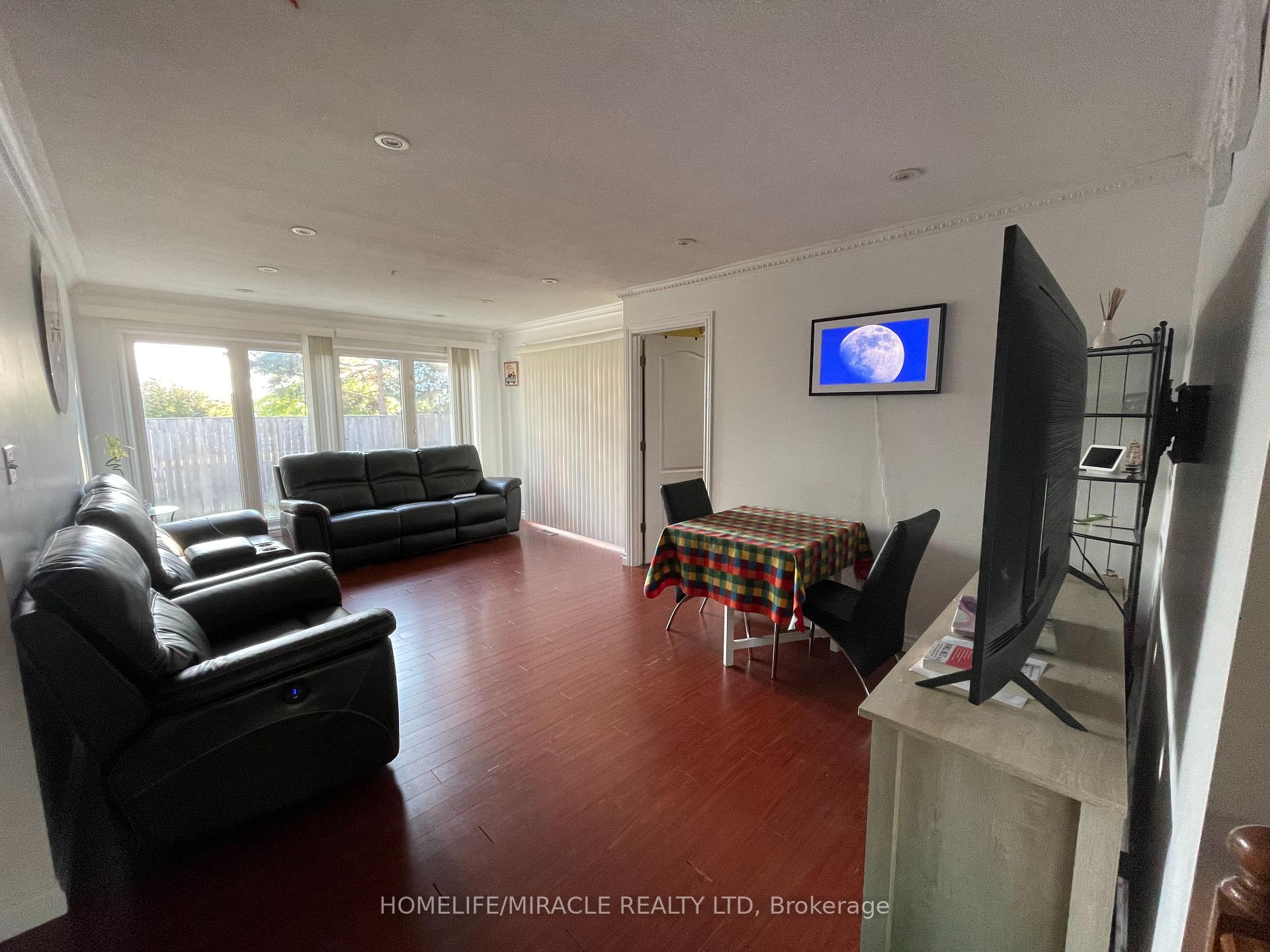 Photo 5 of 36 Richvale Drive S, Brampton, Heart Lake East — HOMEH