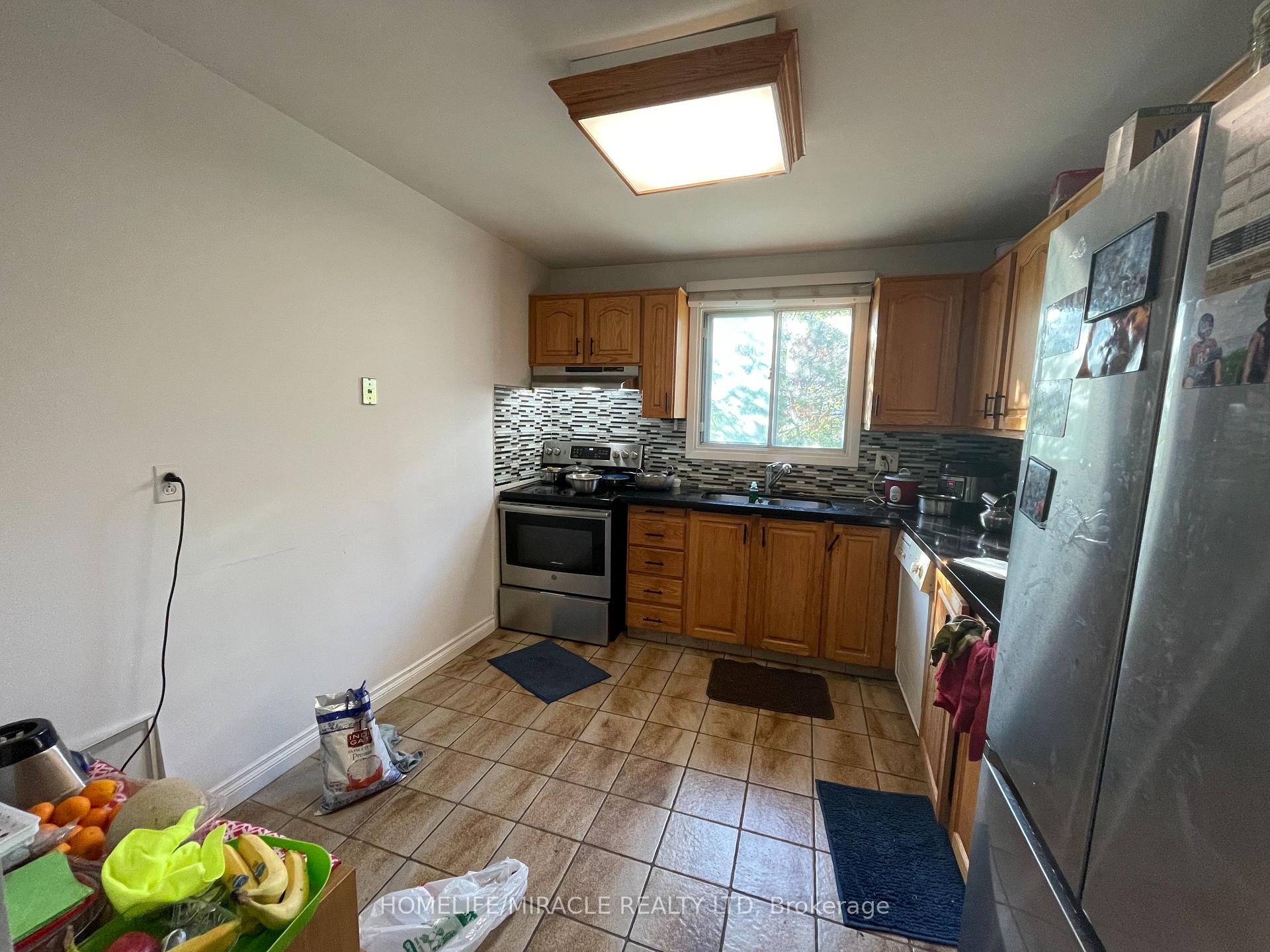 Photo 11 of 36 Richvale Drive S, Brampton, Heart Lake East — HOMEH