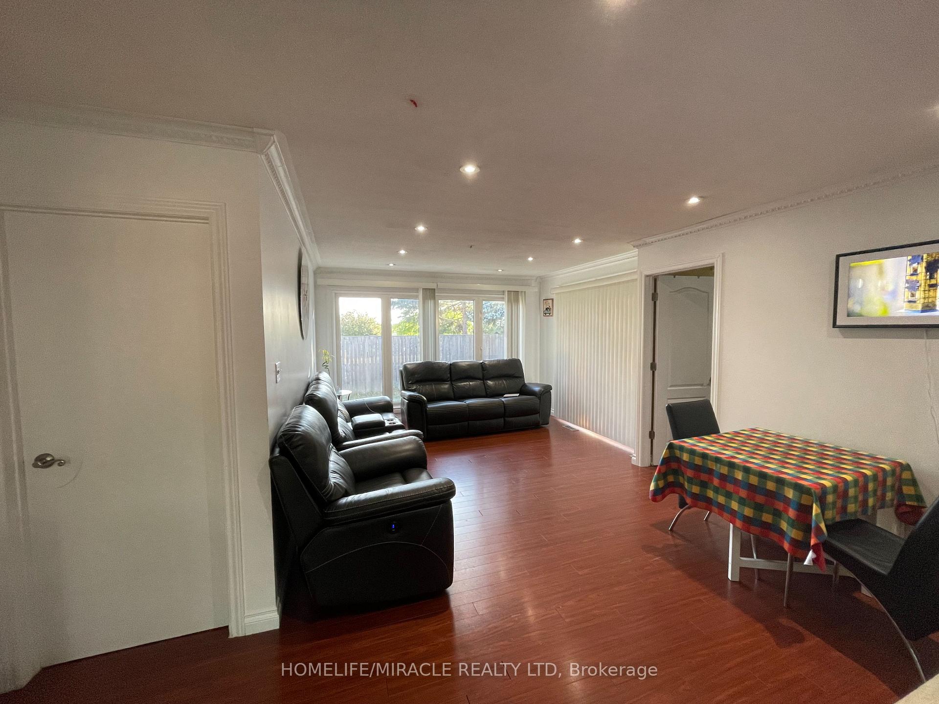 Photo 9 of 36 Richvale Drive S, Brampton, Heart Lake East — HOMEH