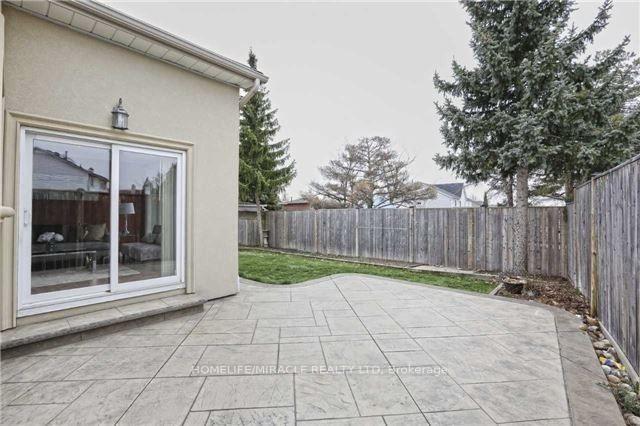 Photo 16 of 36 Richvale Drive S, Brampton, Heart Lake East — HOMEH
