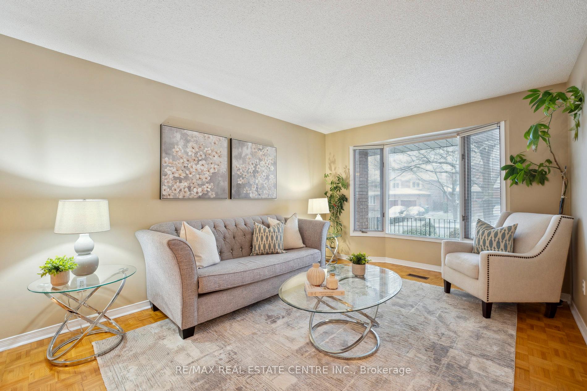 Photo 6 of 56 Canarvan Court, Brampton, Fletcher's Creek South — HOMEH