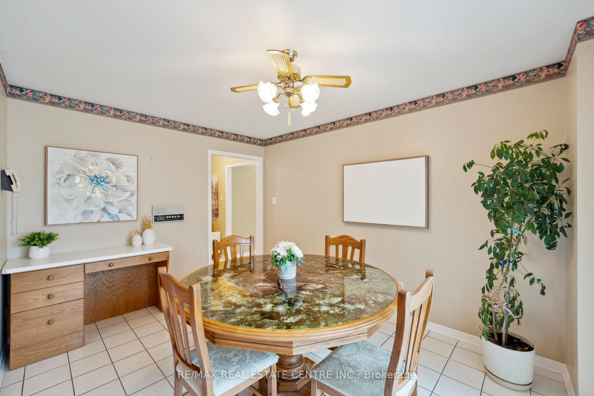 Photo 13 of 56 Canarvan Court, Brampton, Fletcher's Creek South — HOMEH