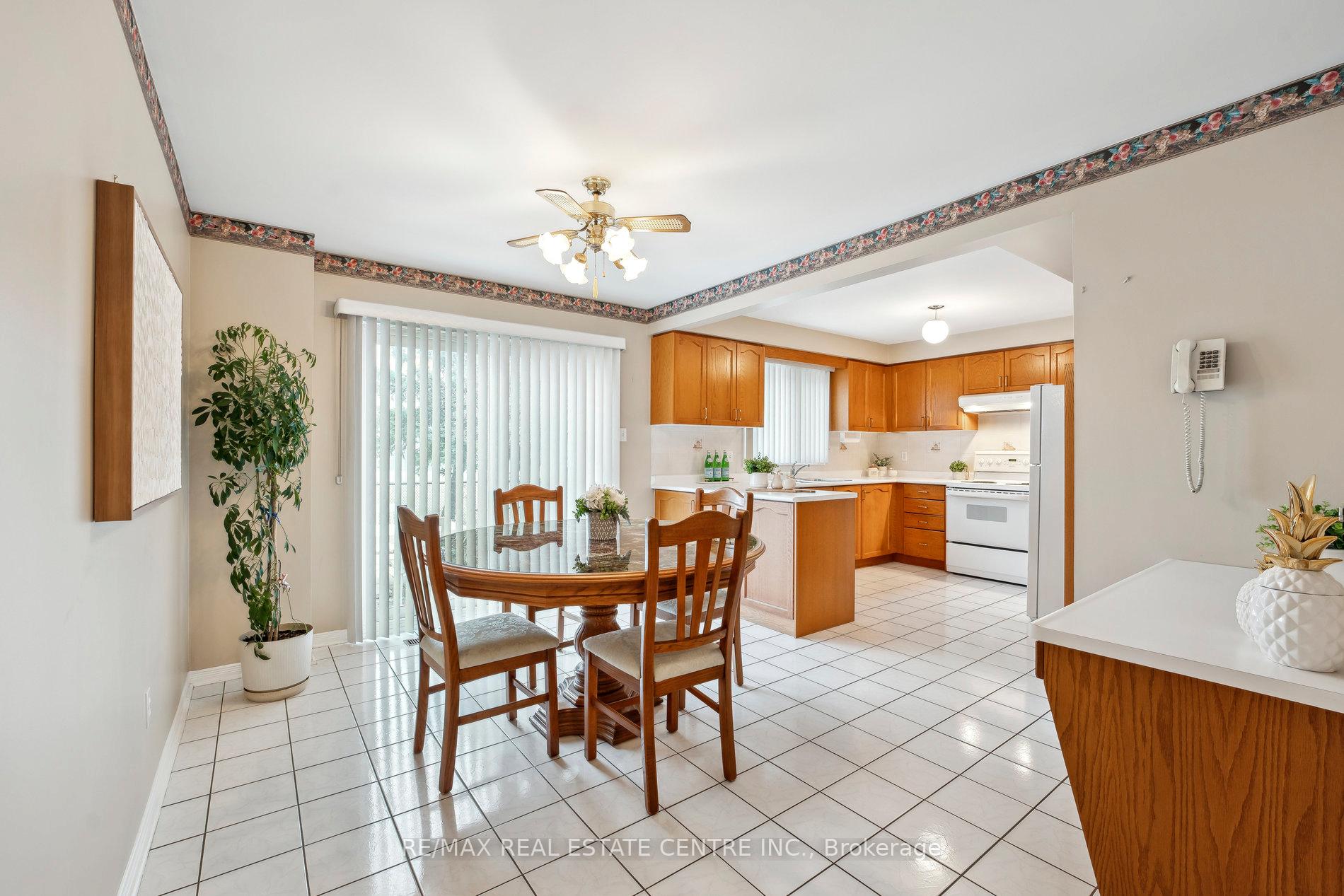 Photo 14 of 56 Canarvan Court, Brampton, Fletcher's Creek South — HOMEH