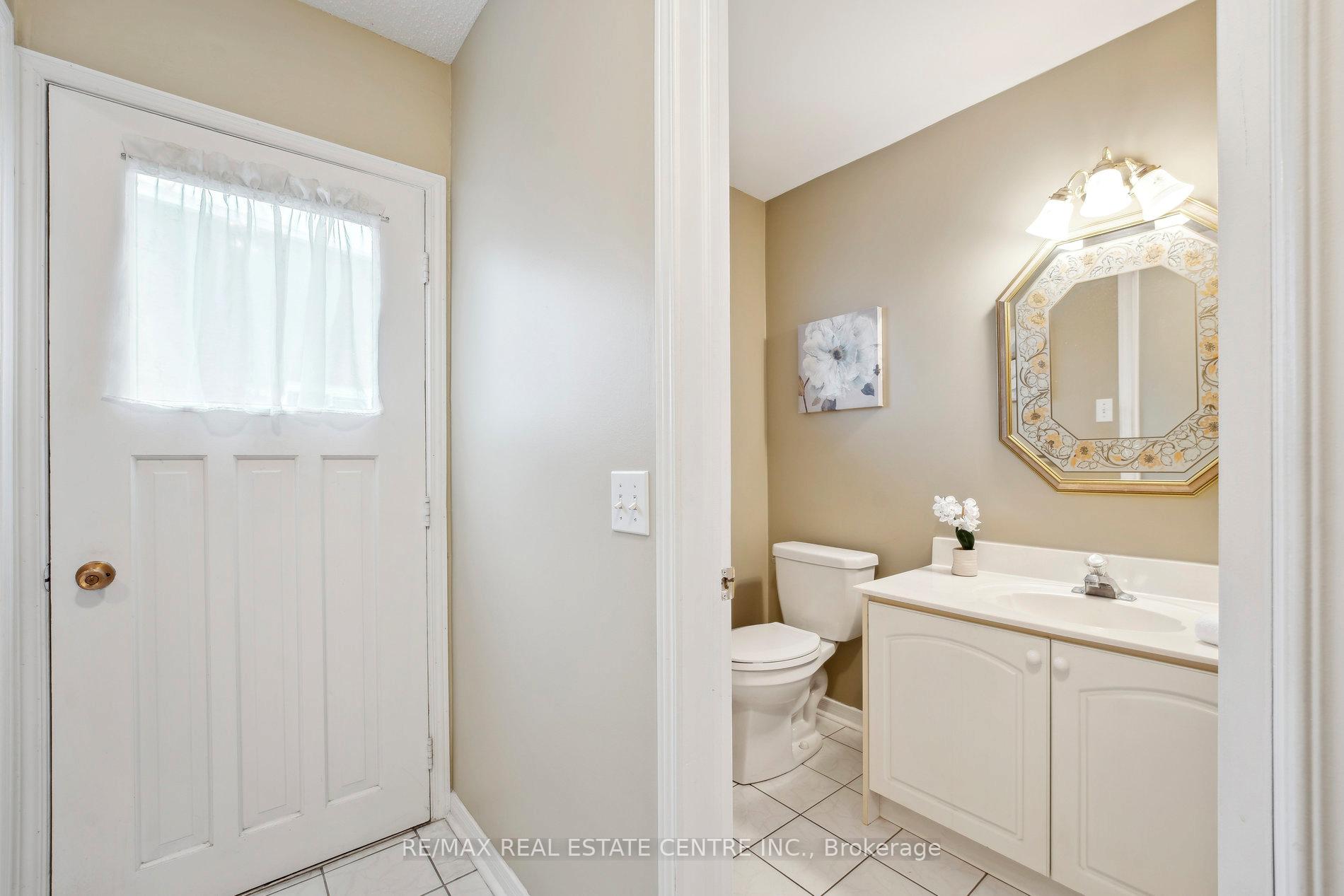 Photo 17 of 56 Canarvan Court, Brampton, Fletcher's Creek South — HOMEH