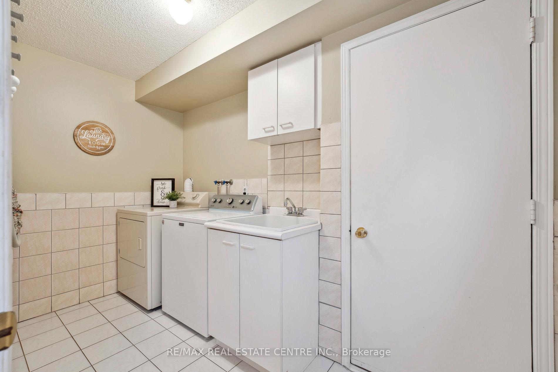 Photo 18 of 56 Canarvan Court, Brampton, Fletcher's Creek South — HOMEH