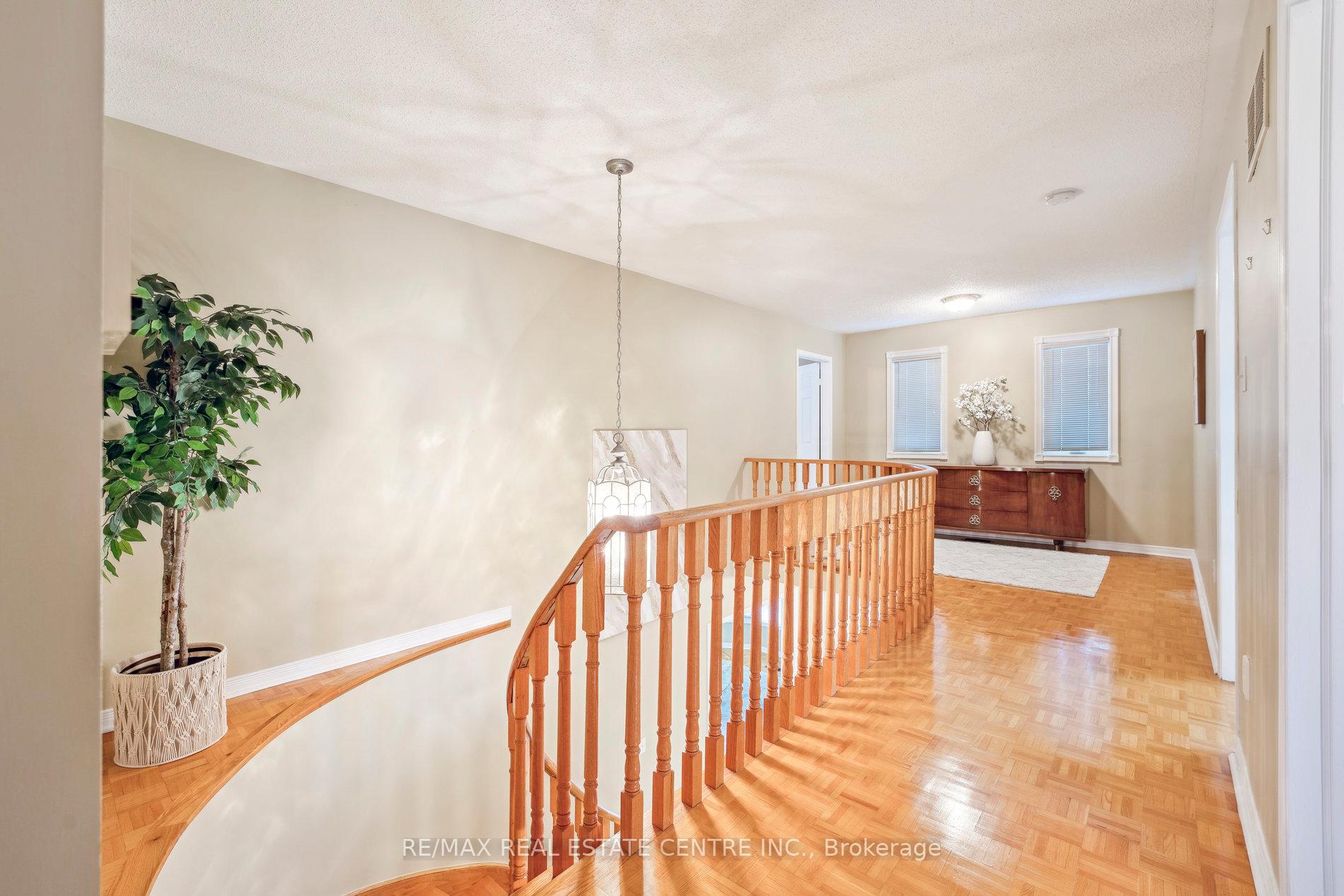 Photo 19 of 56 Canarvan Court, Brampton, Fletcher's Creek South — HOMEH