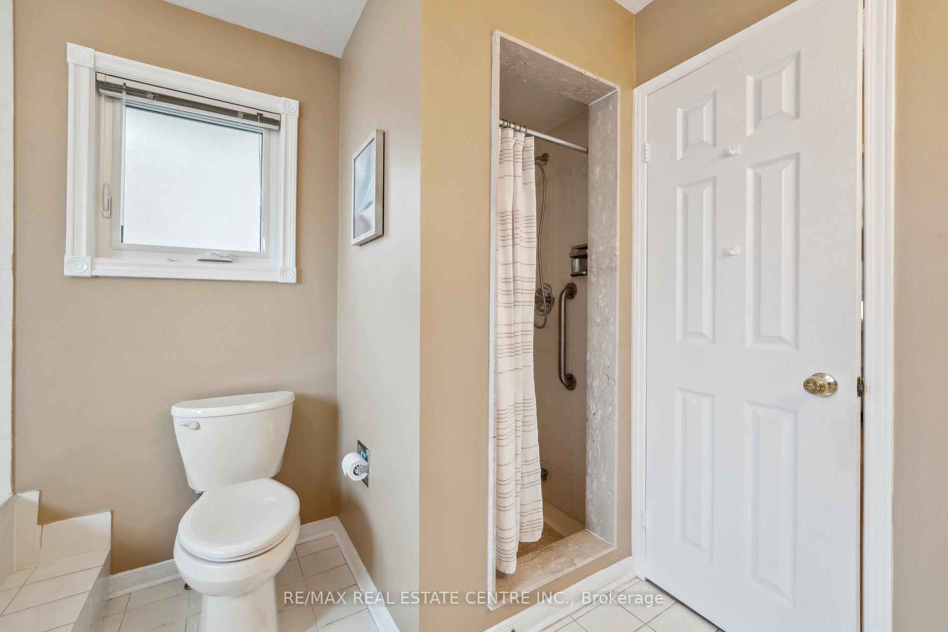 Photo 25 of 56 Canarvan Court, Brampton, Fletcher's Creek South — HOMEH