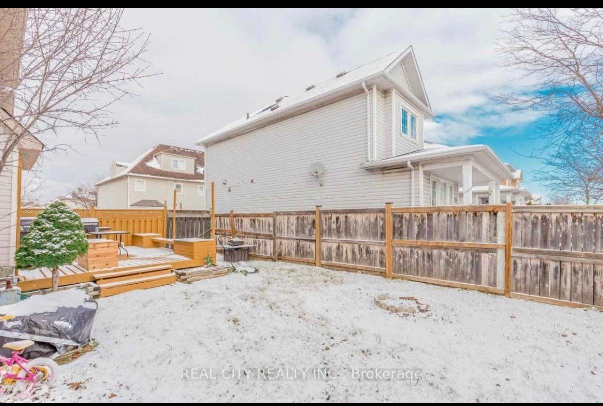 Photo 6 of 31 Seaside Circle, Brampton, Sandringham-Wellington — HOMEH