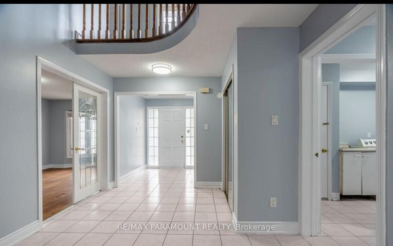 Photo 2 of 179 Kingknoll Drive, Brampton, Fletcher's Creek South — HOMEH