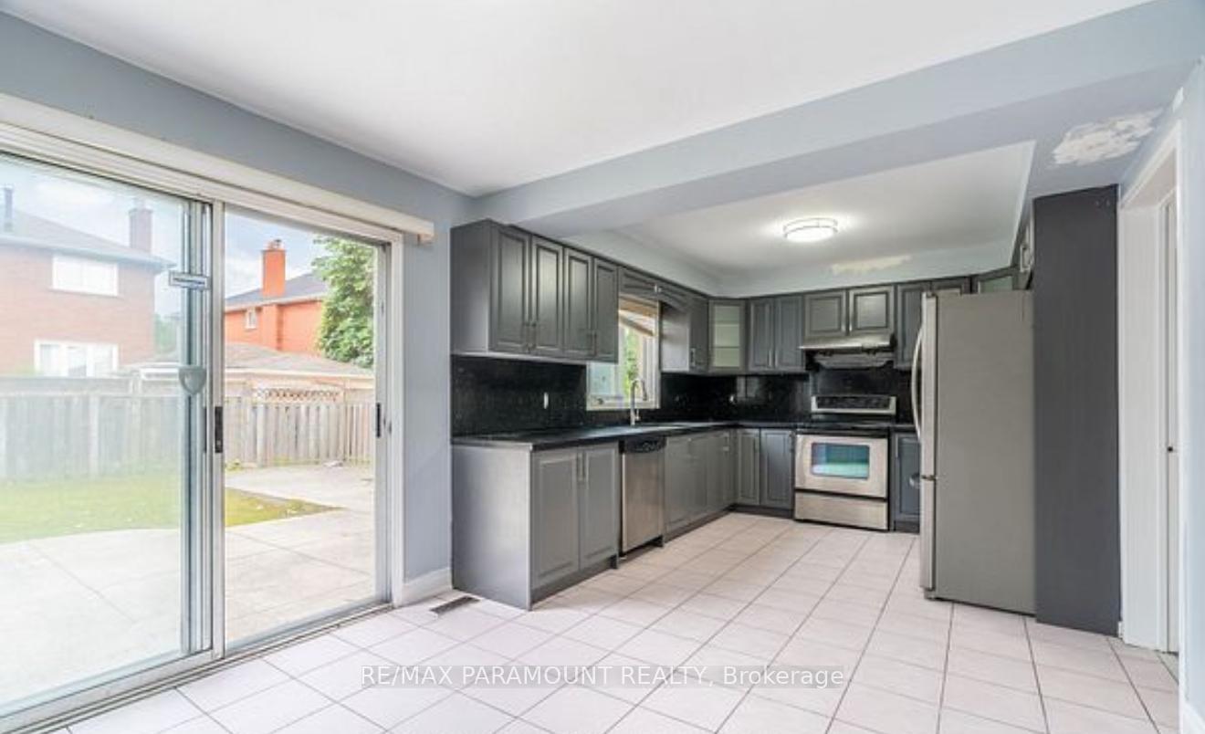 Photo 17 of 179 Kingknoll Drive, Brampton, Fletcher's Creek South — HOMEH