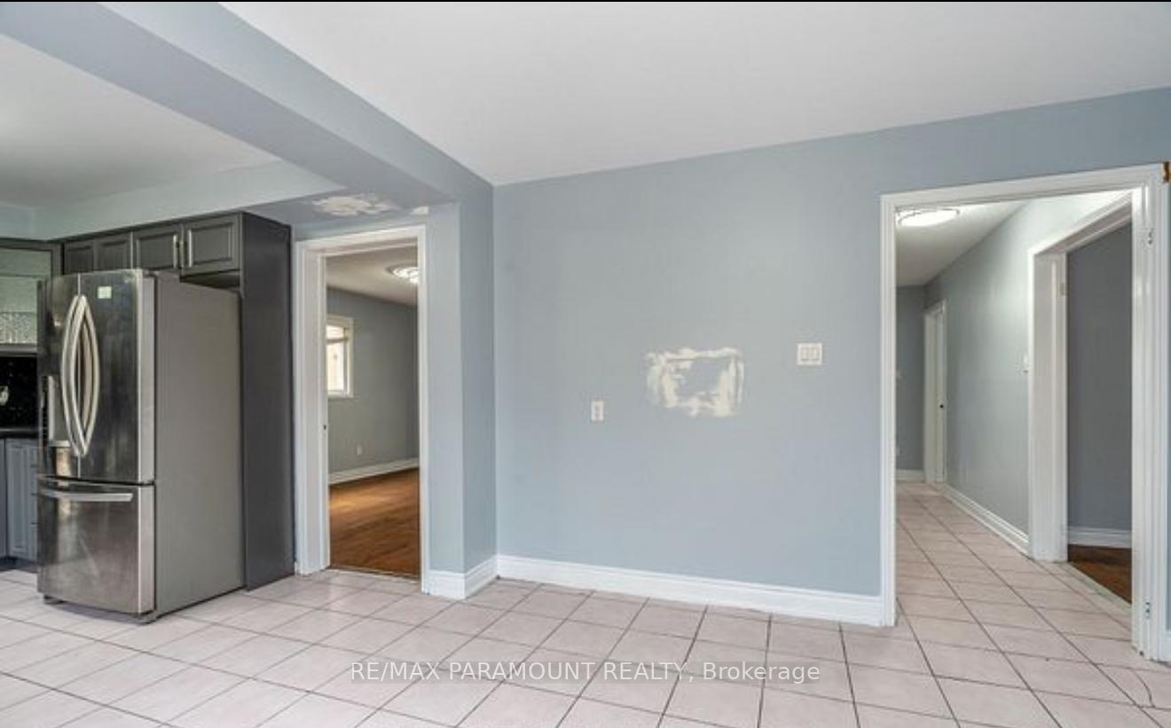Photo 3 of 179 Kingknoll Drive, Brampton, Fletcher's Creek South — HOMEH