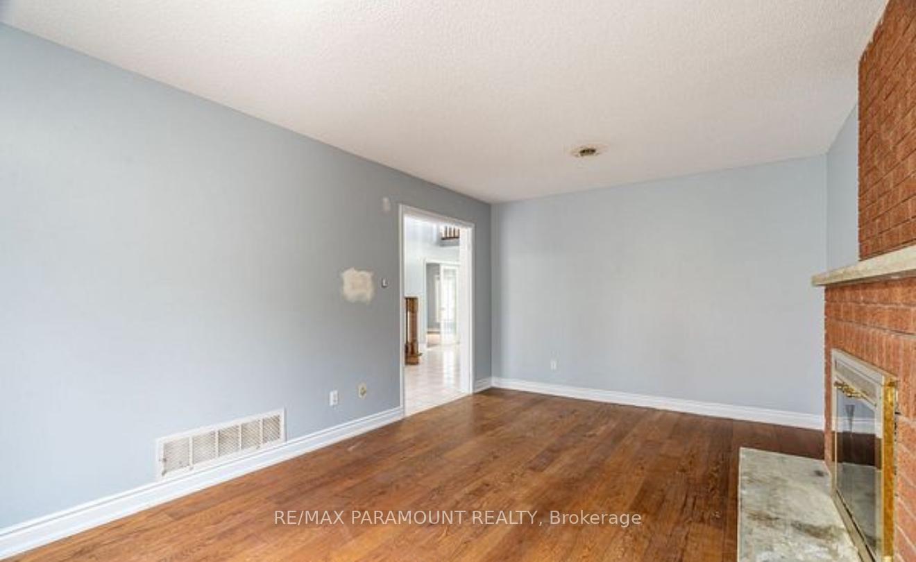 Photo 13 of 179 Kingknoll Drive, Brampton, Fletcher's Creek South — HOMEH