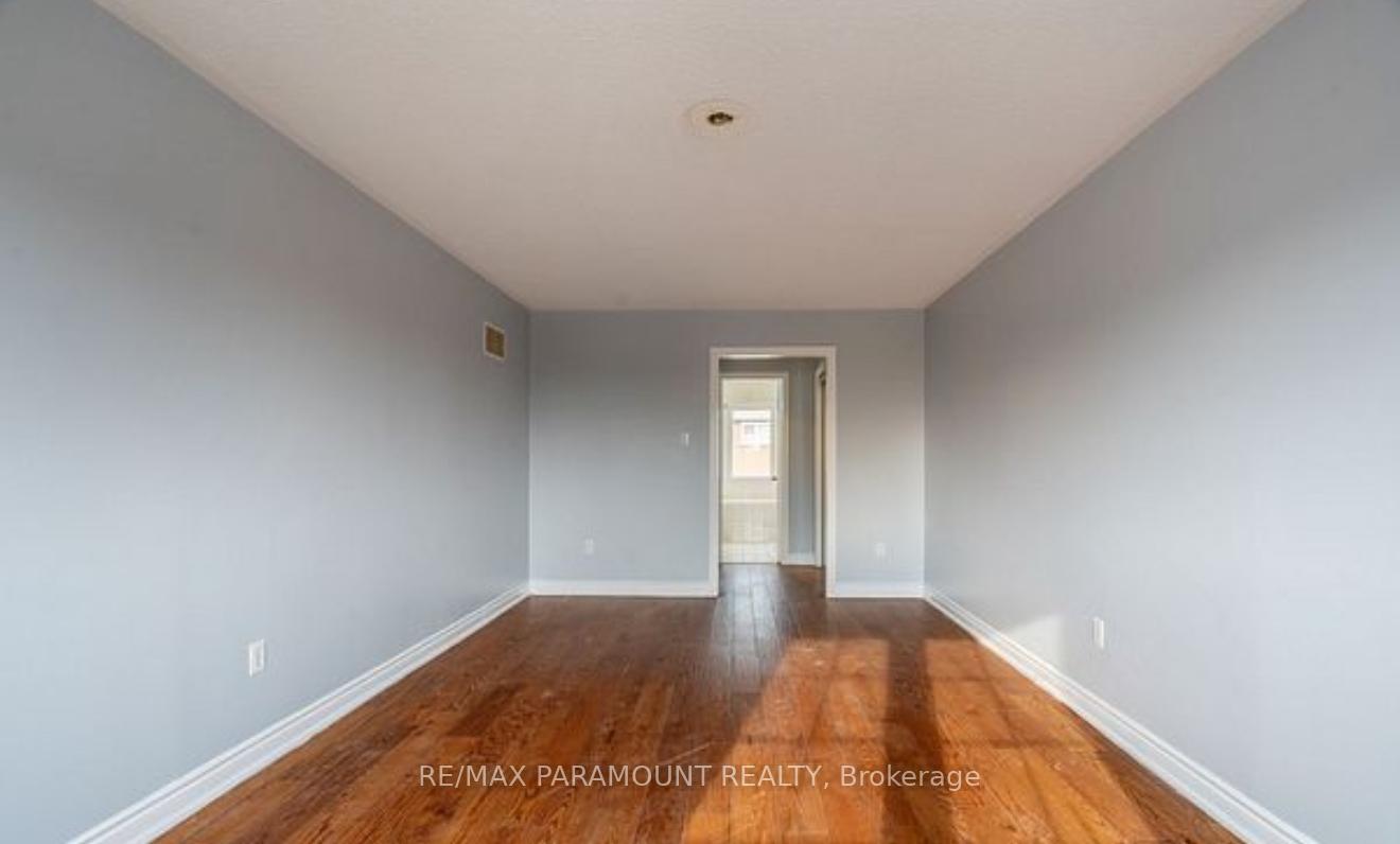 Photo 6 of 179 Kingknoll Drive, Brampton, Fletcher's Creek South — HOMEH