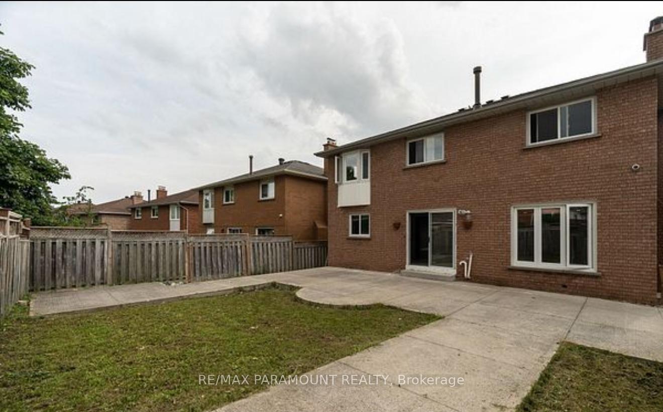 Photo 7 of 179 Kingknoll Drive, Brampton, Fletcher's Creek South — HOMEH