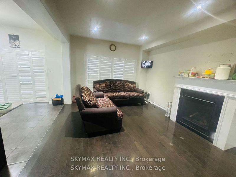 Photo 3 of 37 Faders Drive, Brampton, Northwest Brampton — HOMEH