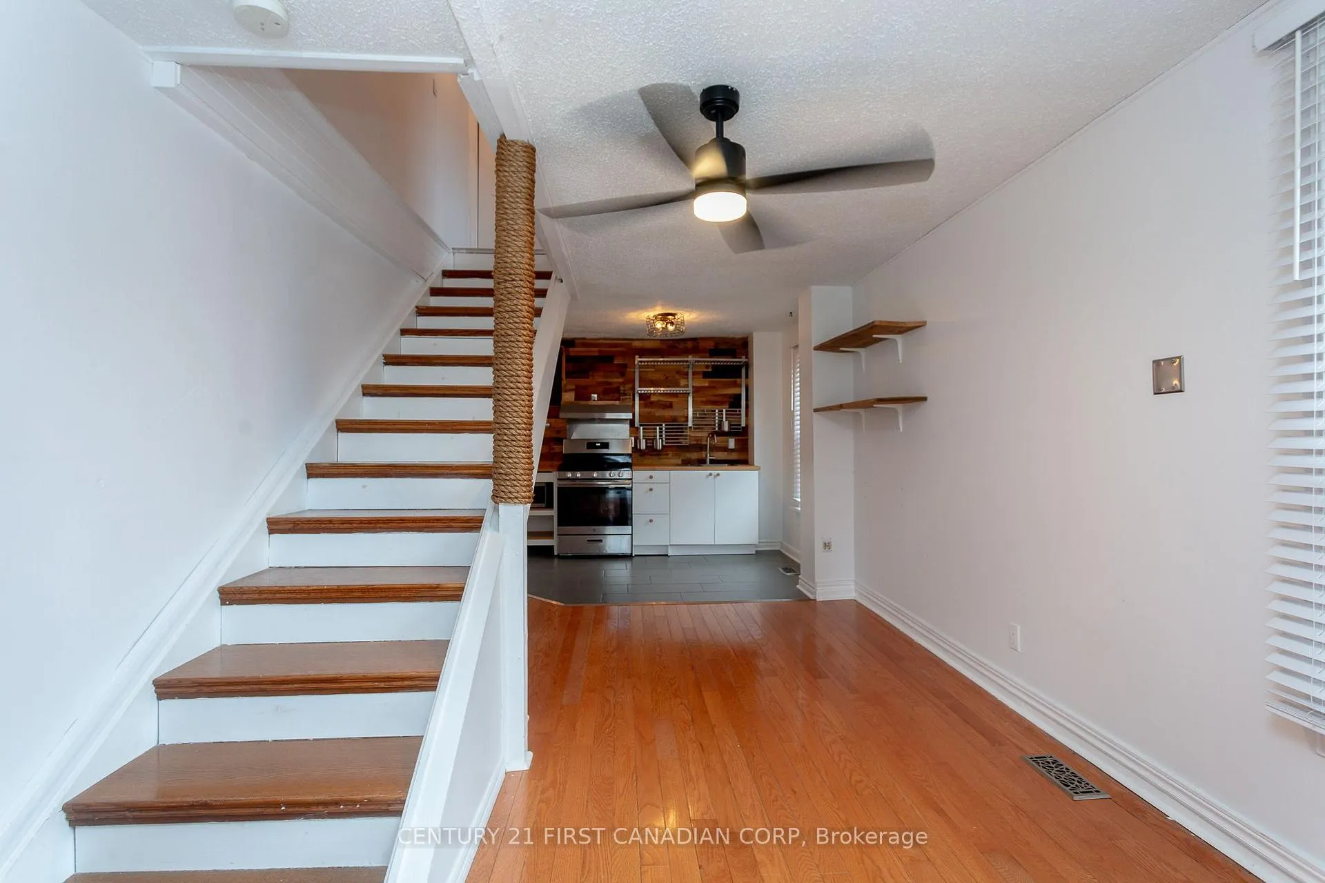 Photo 3 of Unit 3, 331 Erie Street, Central Elgin, Port Stanley — HOMEH