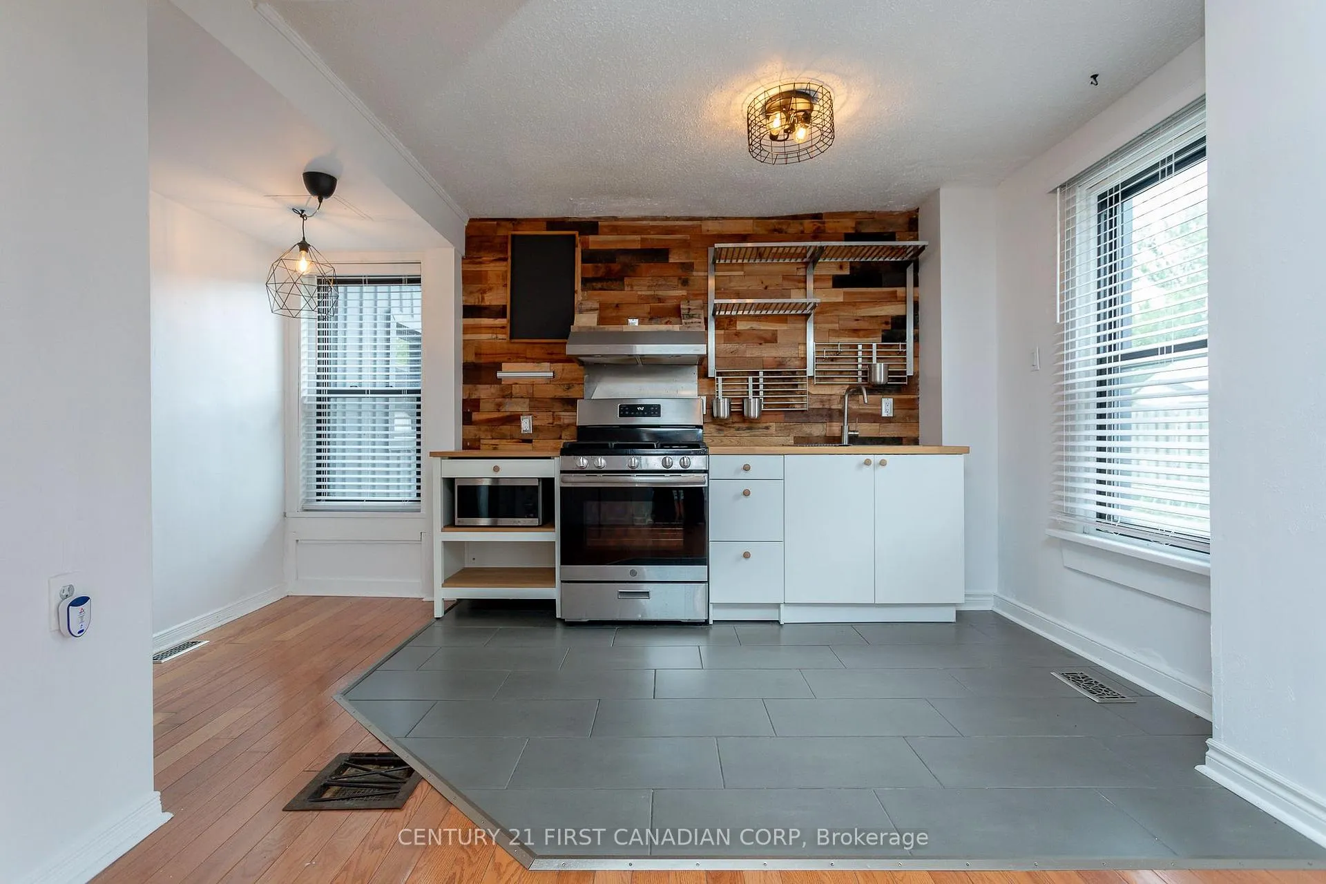 Photo 5 of Unit 3, 331 Erie Street, Central Elgin, Port Stanley — HOMEH