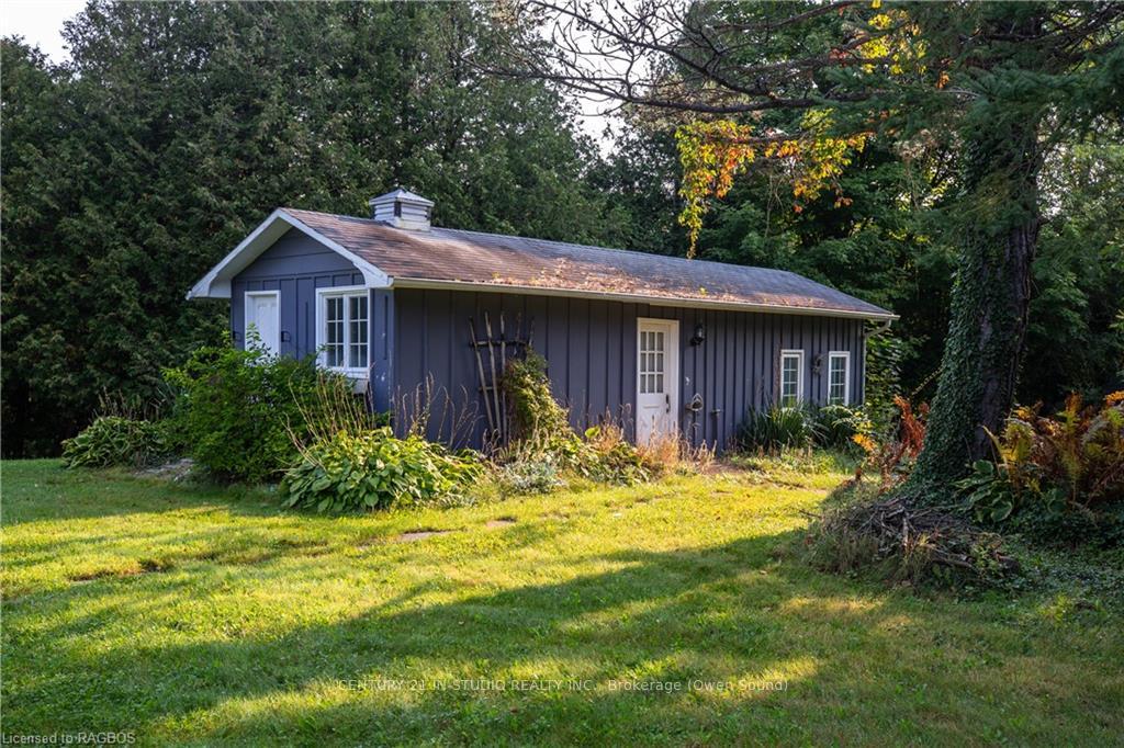Photo 7 of 317093 6 & 10, Chatsworth — HOMEH