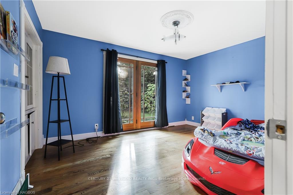 Photo 18 of 317093 6 & 10, Chatsworth — HOMEH