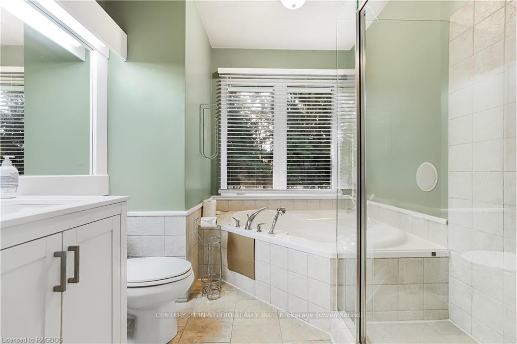 Photo 14 of 317093 6 & 10, Chatsworth — HOMEH