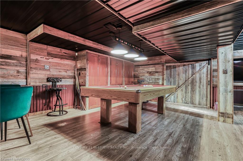 Photo 16 of 317093 6 & 10, Chatsworth — HOMEH