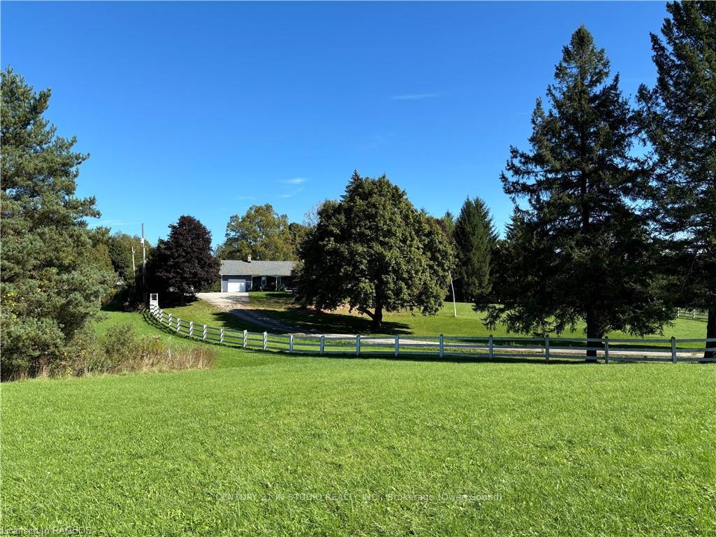 Photo 27 of 317093 6 & 10, Chatsworth — HOMEH