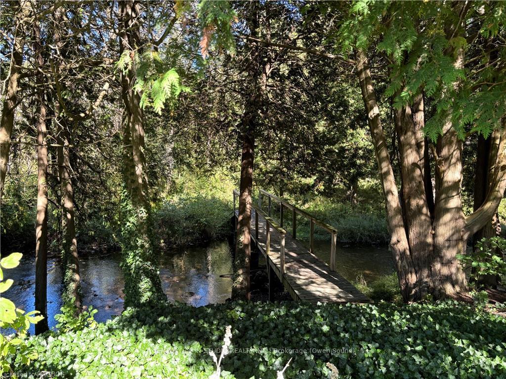 Photo 31 of 317093 6 & 10, Chatsworth — HOMEH