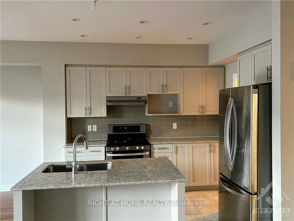 Photo 5 of 961 Cobble Hill Drive, Ottawa, Barrhaven - Cedargrove/Fraserdale — HOMEH