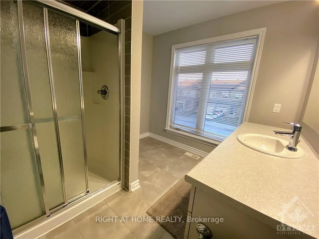 Photo 11 of 961 Cobble Hill Drive, Ottawa, Barrhaven - Cedargrove/Fraserdale — HOMEH